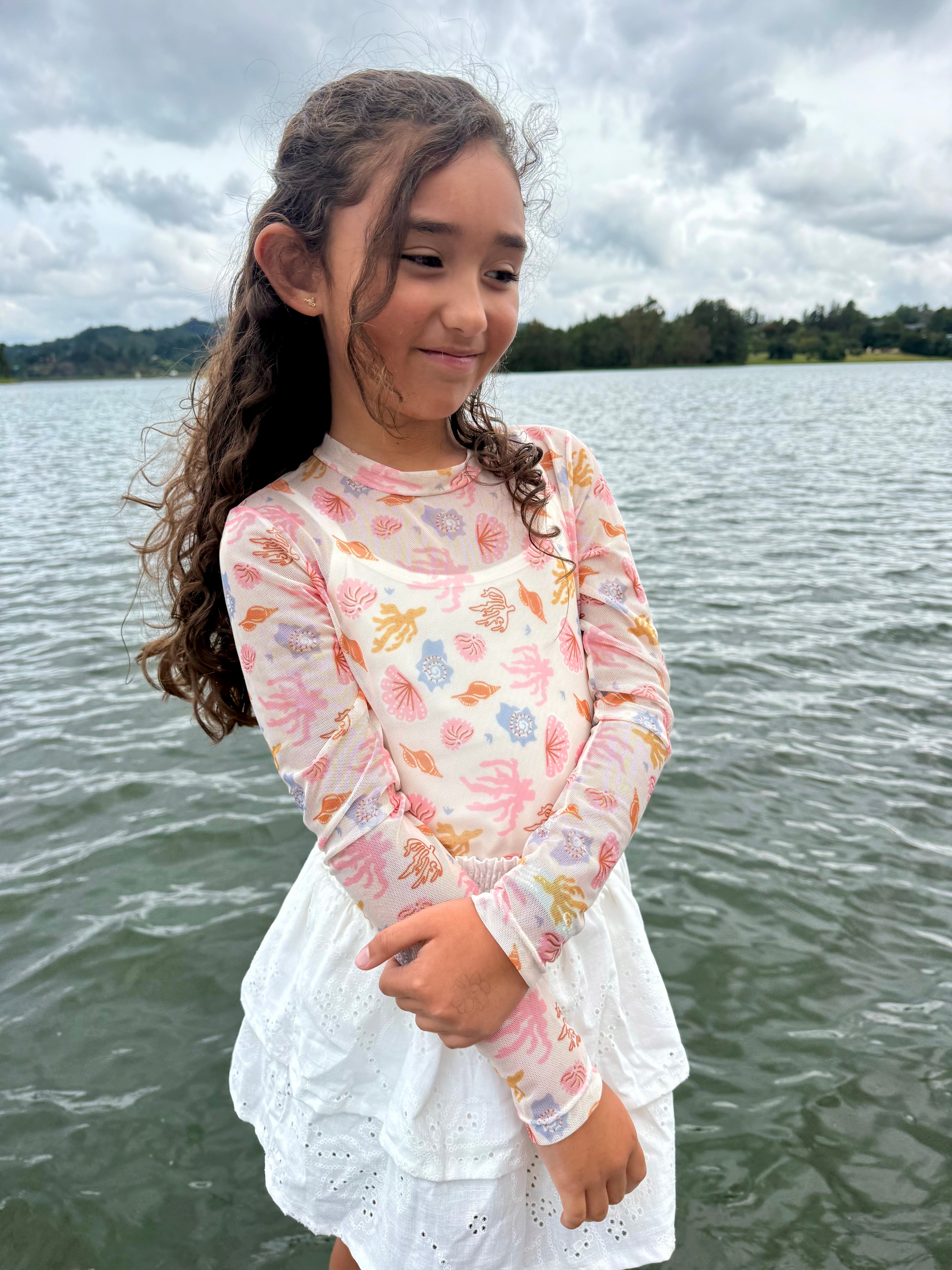 Camisa corales en malla para niña