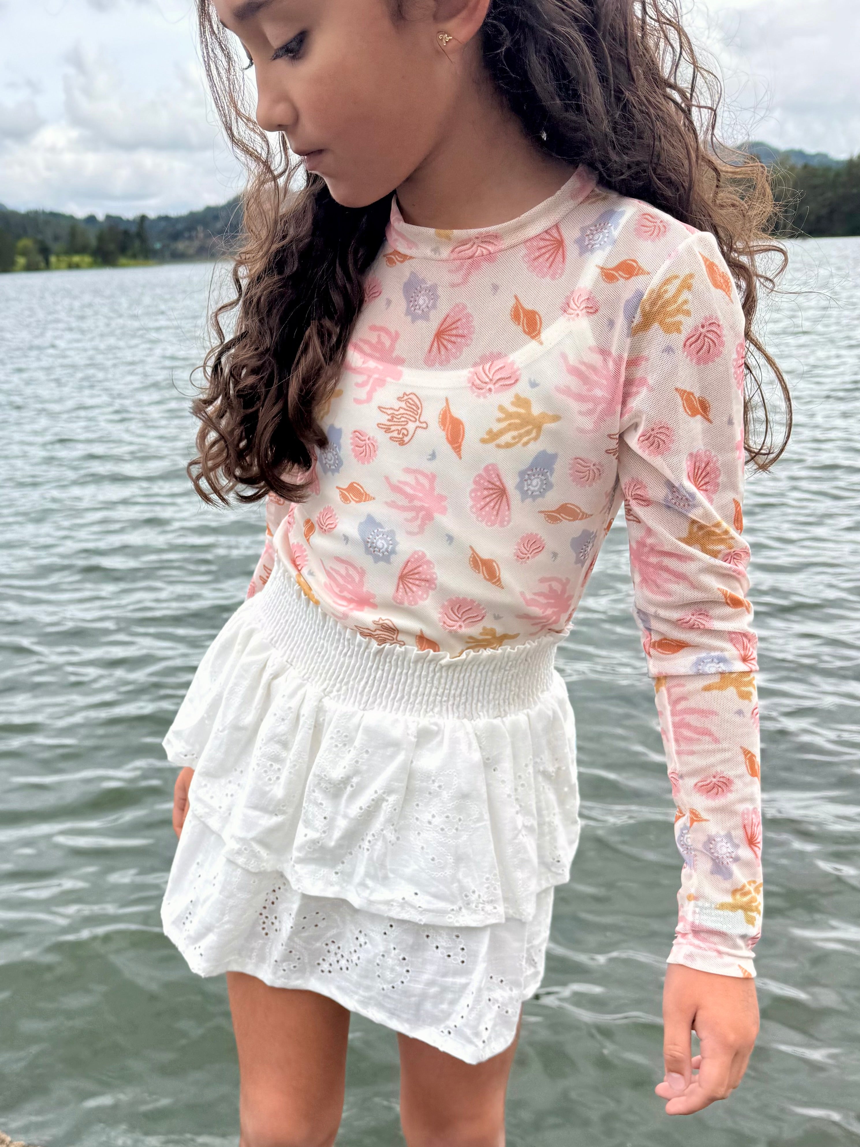 Camisa corales en malla para niña