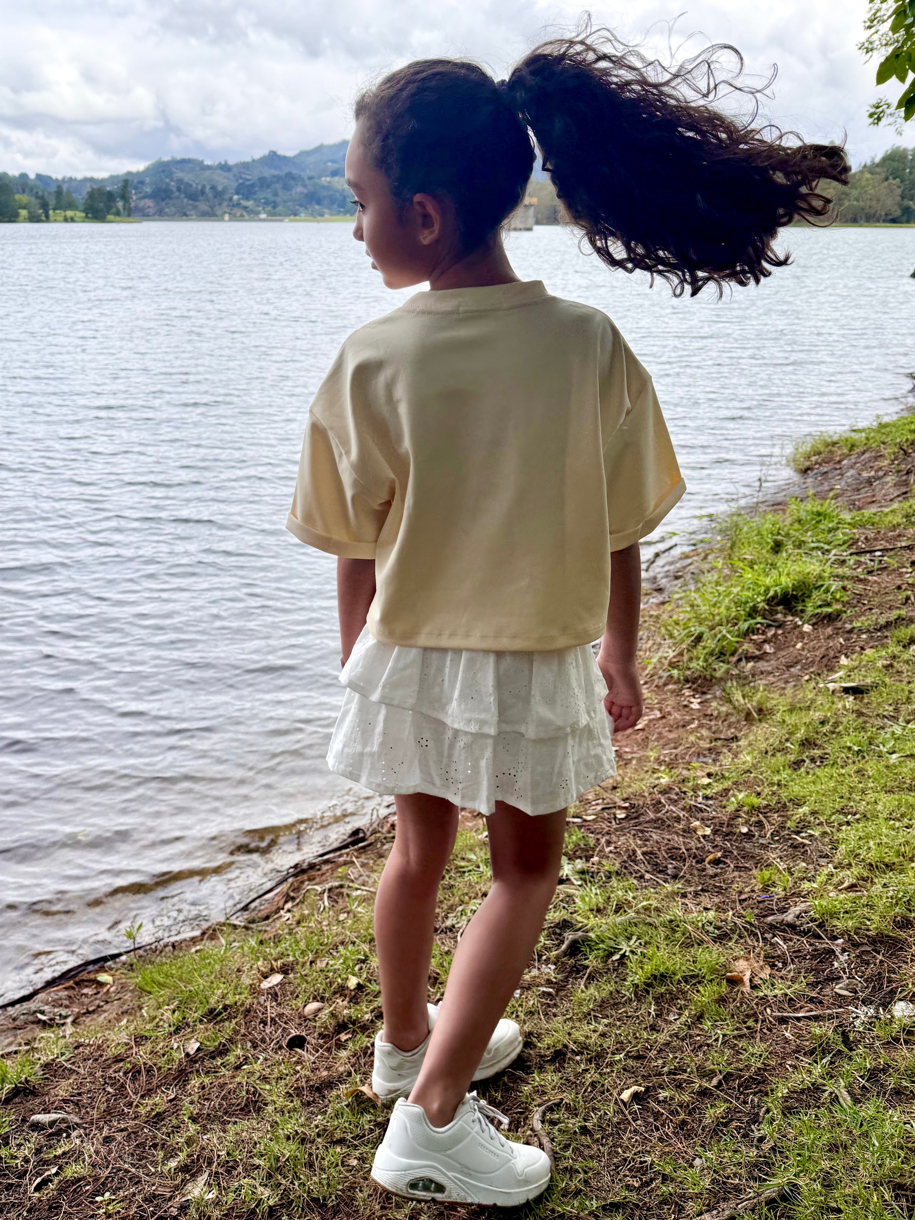 Camiseta corta para niña
