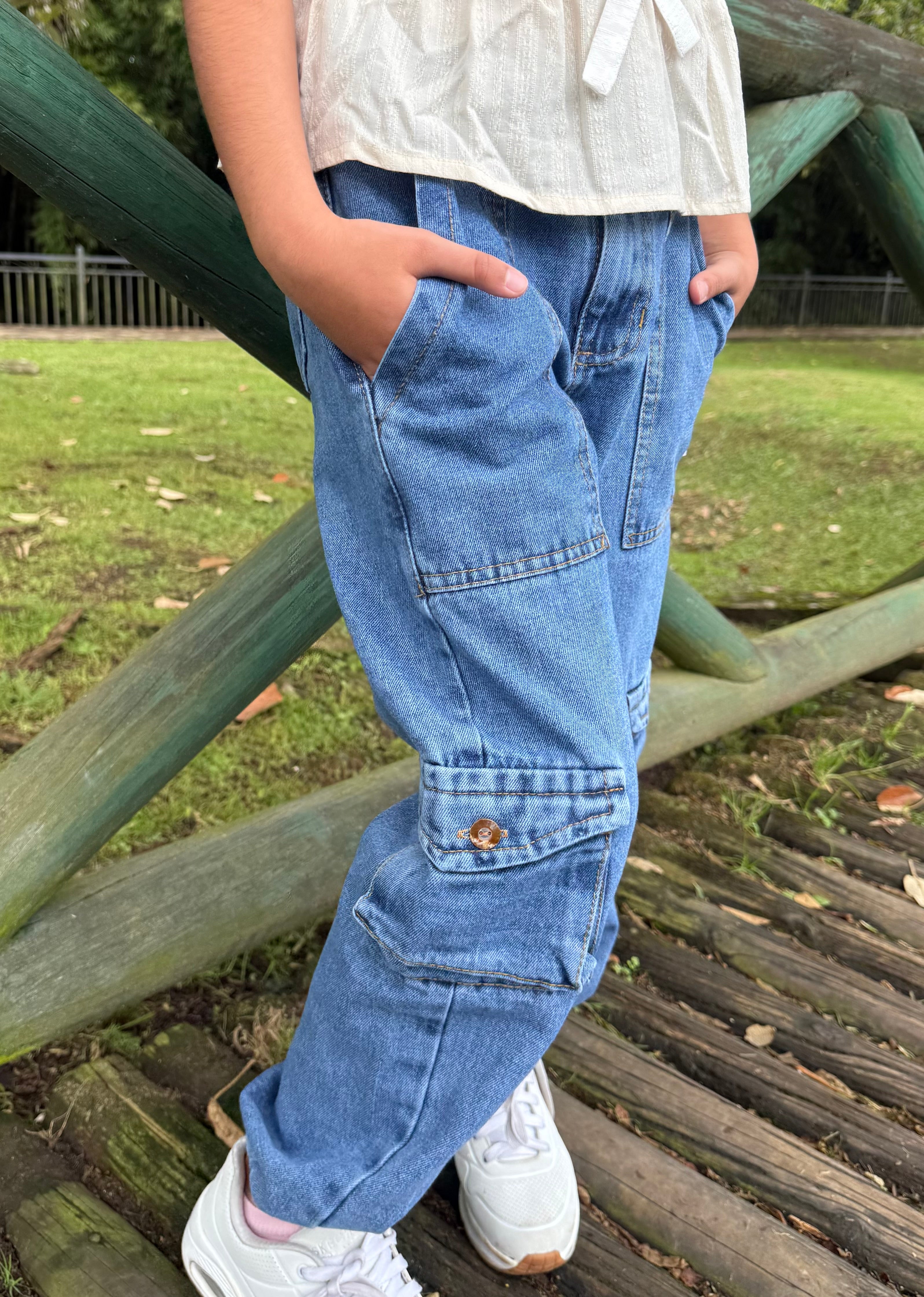 Jean cargo tipo jogger niña