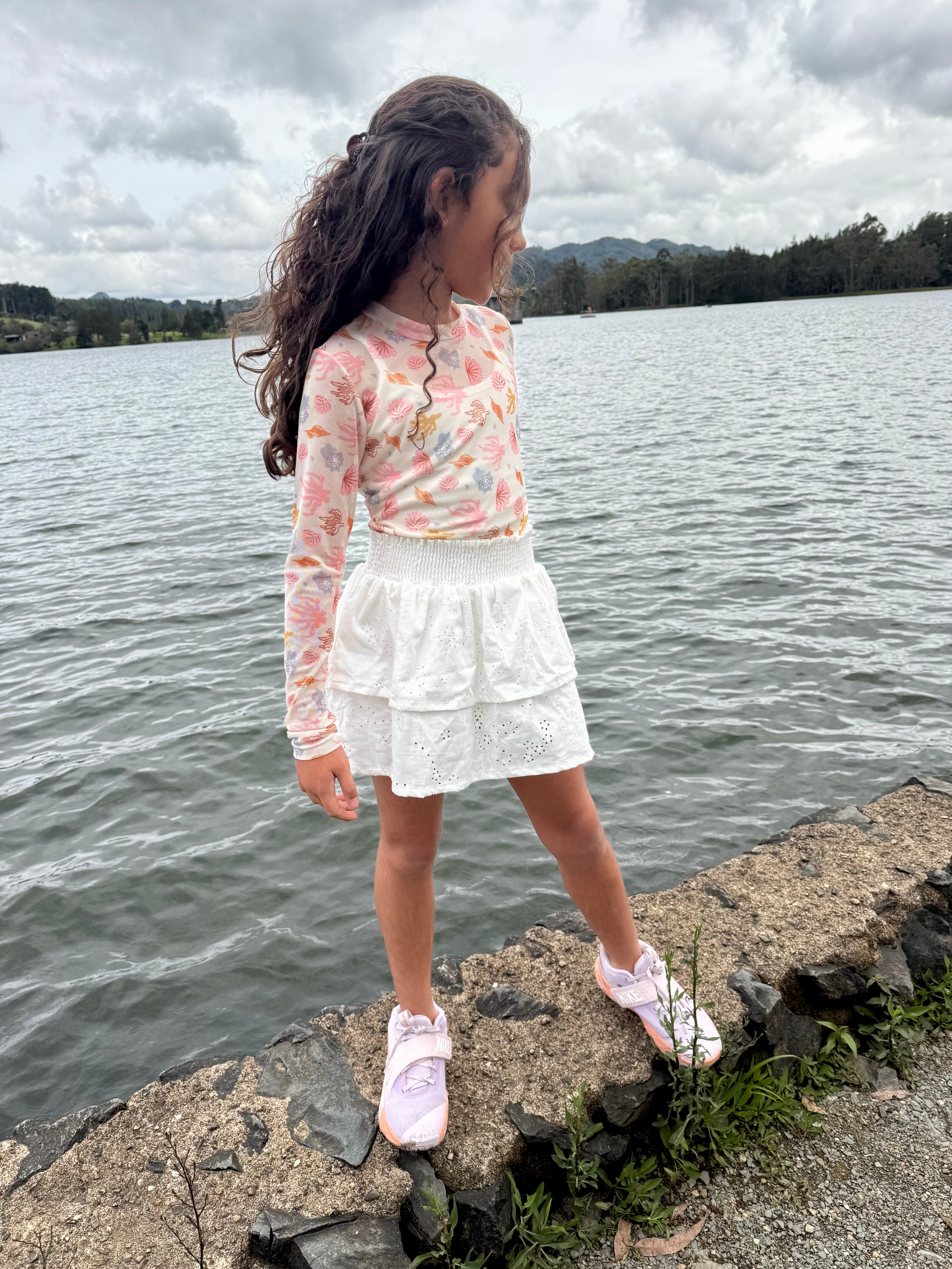 Camisa corales en malla para niña