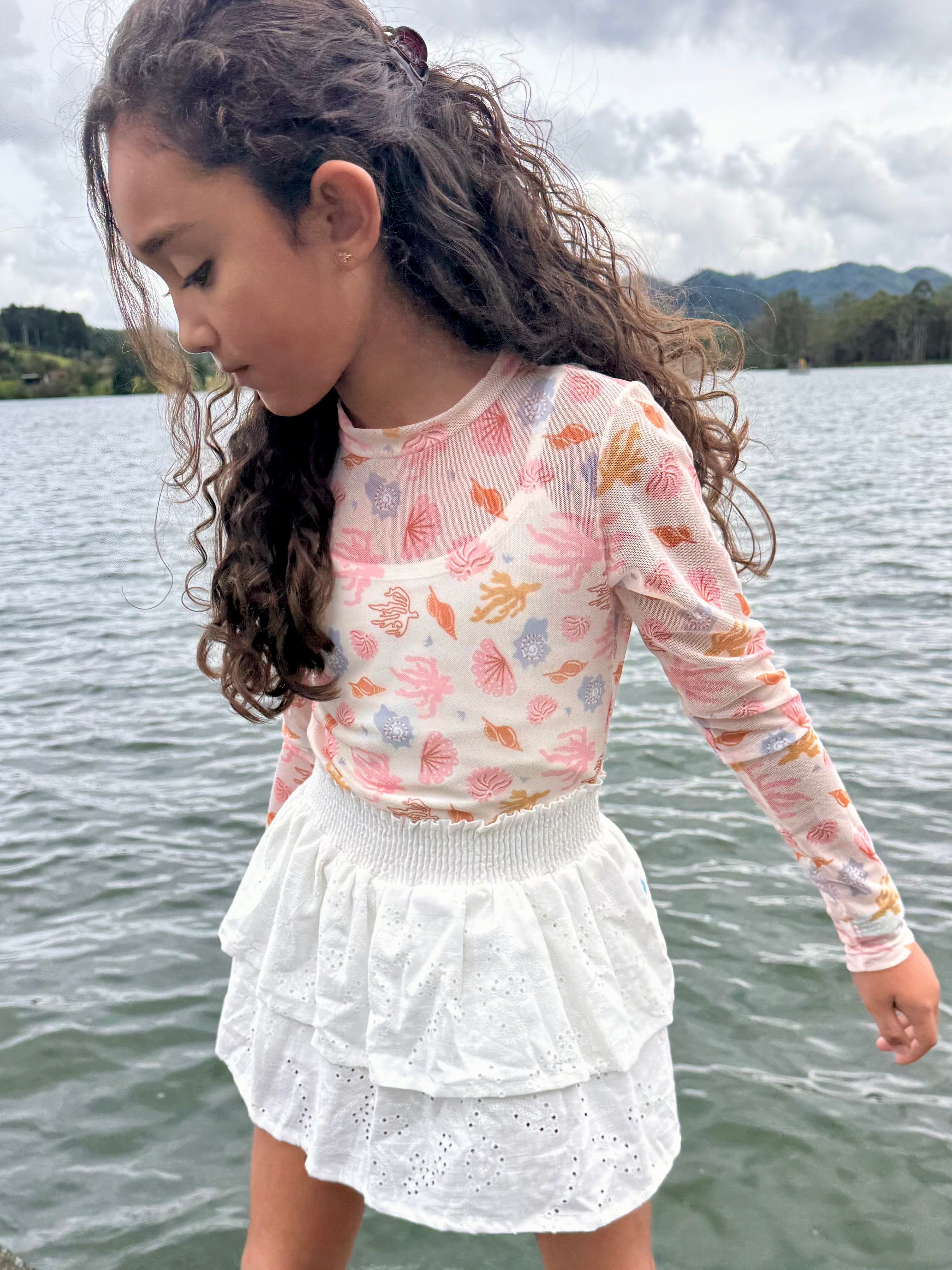 Camisa corales en malla para niña