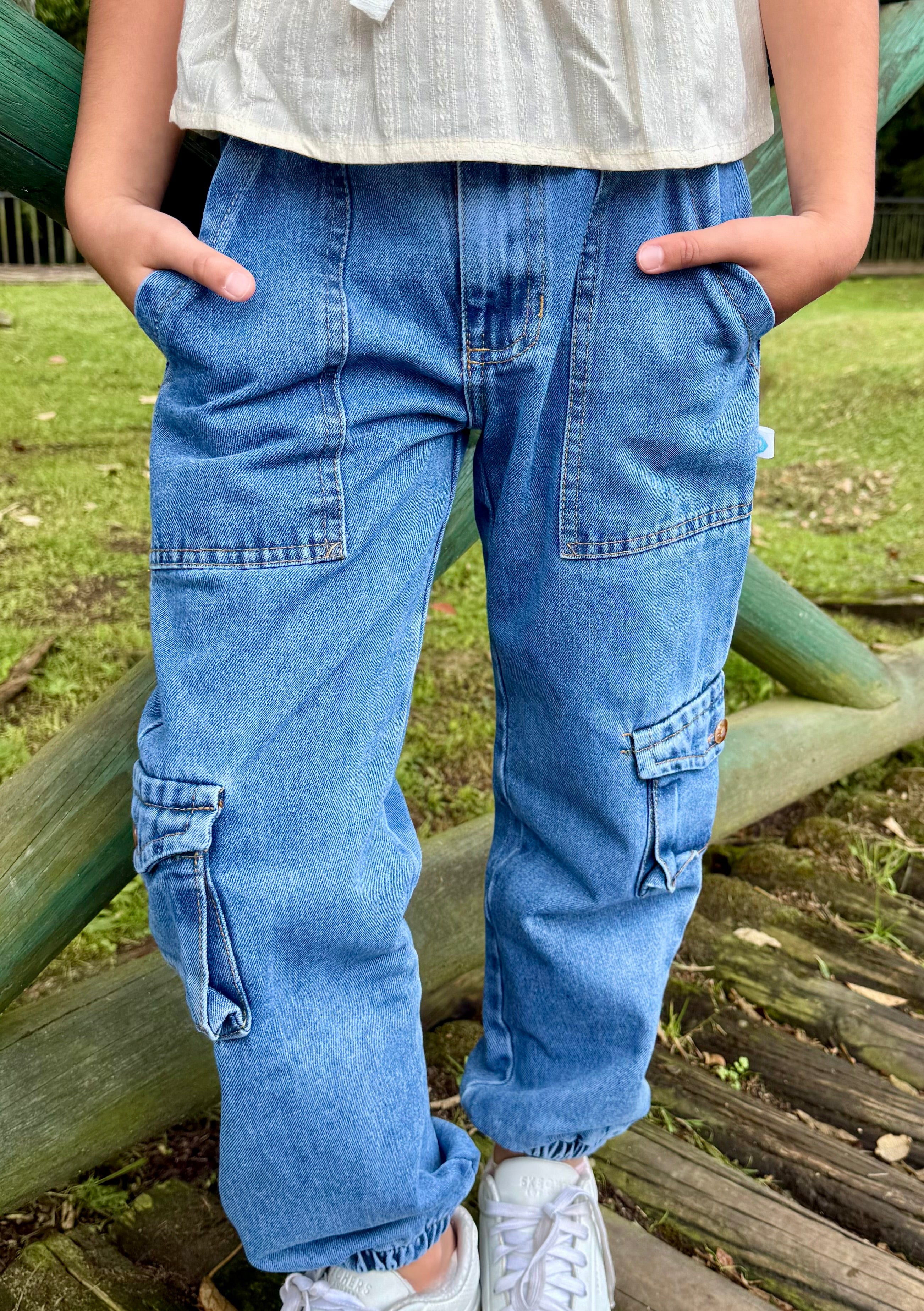 Jean cargo tipo jogger niña